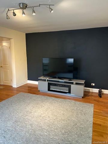 105-37 64th Avenue 6E, Forest Hills, NY 11375