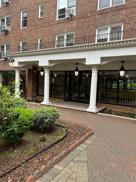 105-37 64th Avenue 6E, Forest Hills, NY 11375