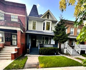 1302 E 72nd Street 2, Chicago, IL 60619