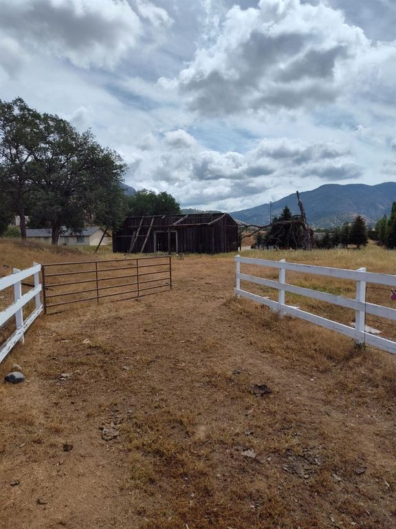 Image 1 of property listing at 8121 Monreal Drive, Sanger, CA 93657
