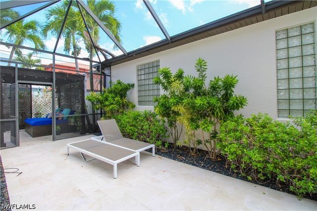 647 110th AVE N, Naples, FL 34108