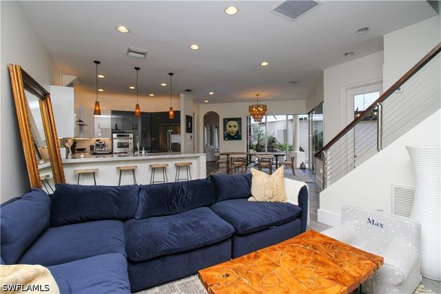 647 110th AVE N, Naples, FL 34108
