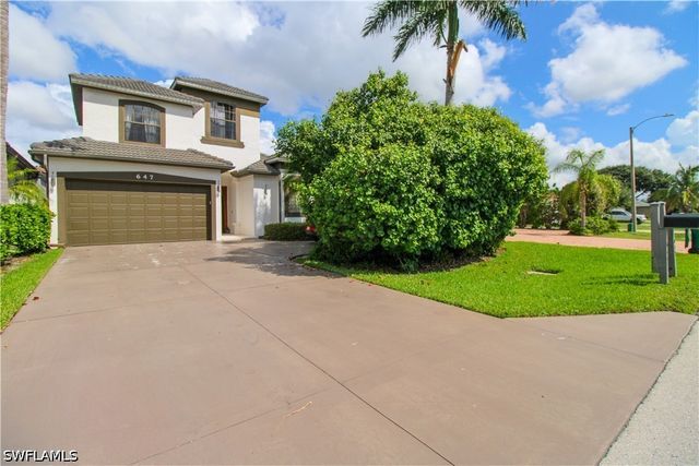 647 110th AVE N, Naples, FL 34108
