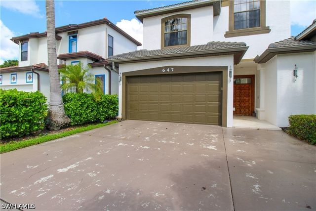 647 110th AVE N, Naples, FL 34108