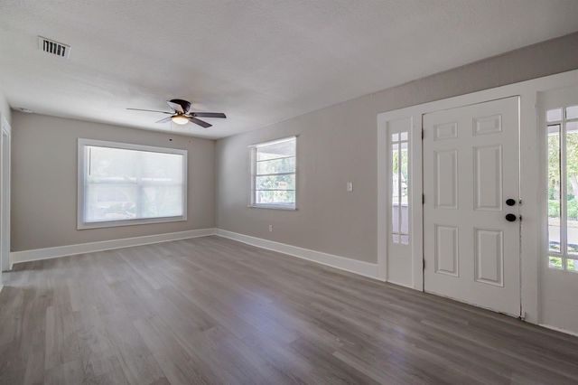 1401 12TH STREET S, St Petersburg, FL 33705