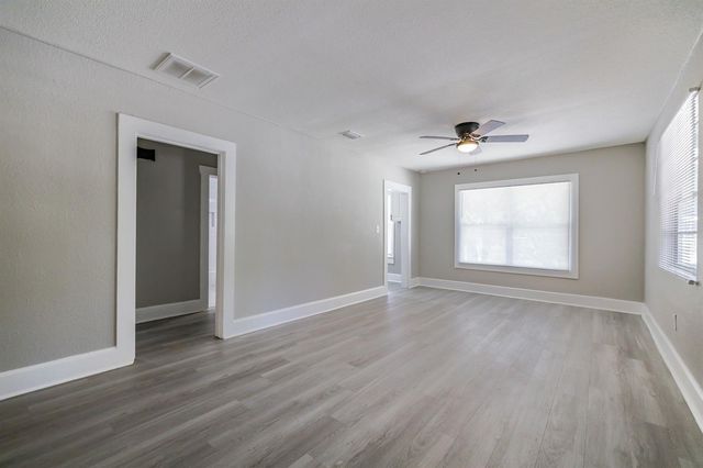 1401 12TH STREET S, St Petersburg, FL 33705