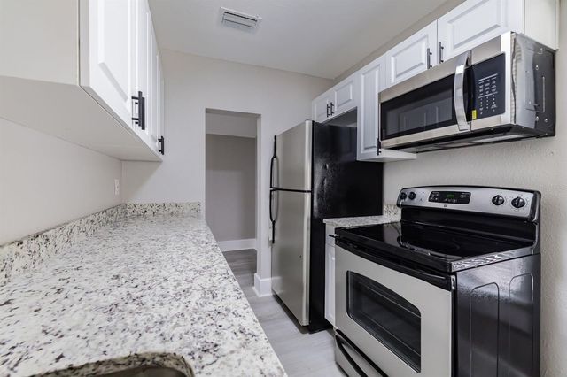 1401 12TH STREET S, St Petersburg, FL 33705