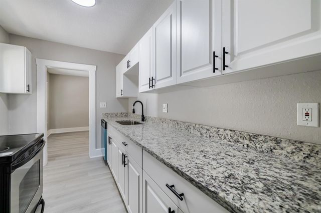 1401 12TH STREET S, St Petersburg, FL 33705