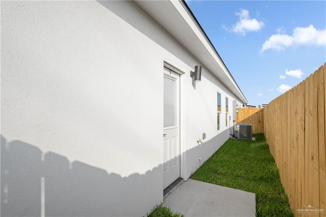 404 N Onyx Avenue 3, Edinburg, TX 78541