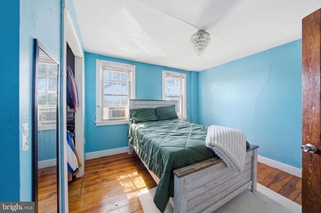 1401 MOUNT HOLLY RD, Burlington, NJ 08016