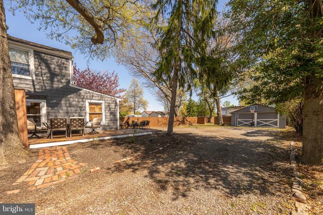 1401 MOUNT HOLLY RD, Burlington, NJ 08016