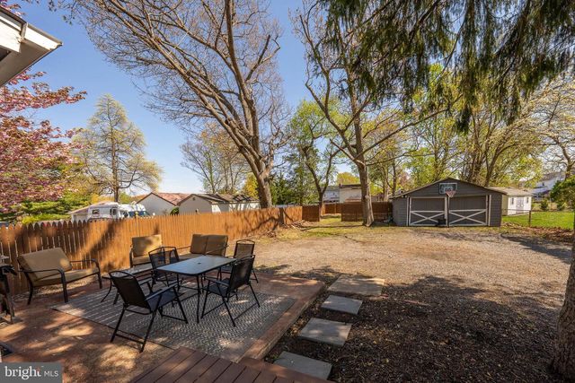 1401 MOUNT HOLLY RD, Burlington, NJ 08016