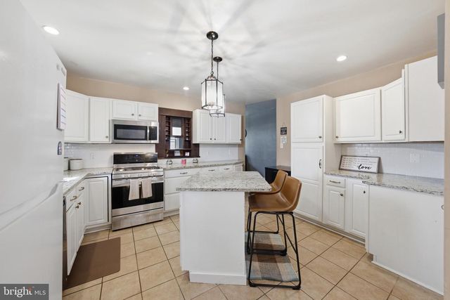 1401 MOUNT HOLLY RD, Burlington, NJ 08016