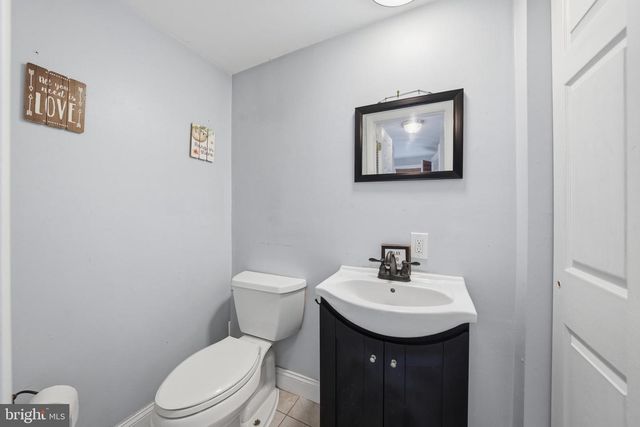 1401 MOUNT HOLLY RD, Burlington, NJ 08016