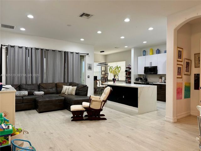 8232 NW 128th Ln 39-F, Parkland, FL 33076