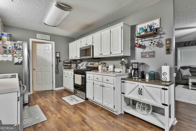 1715 Honeybee Creek Drive, Griffin, GA 30224