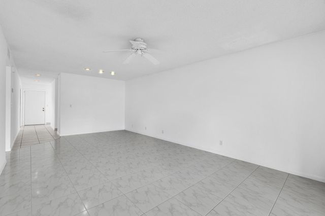 13721 Flora Place D, Delray Beach, FL 33484