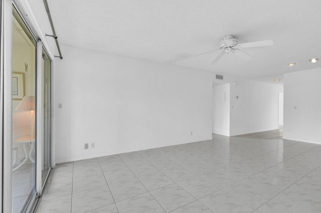 13721 Flora Place D, Delray Beach, FL 33484