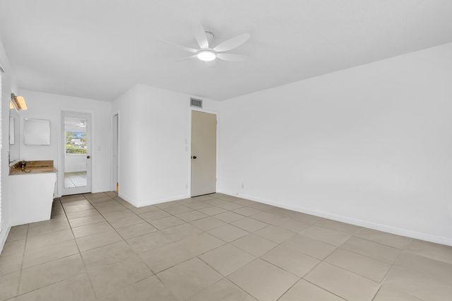 13721 Flora Place D, Delray Beach, FL 33484