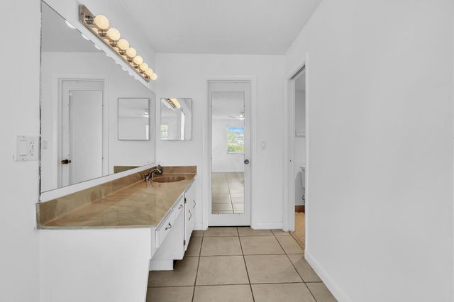 13721 Flora Place D, Delray Beach, FL 33484