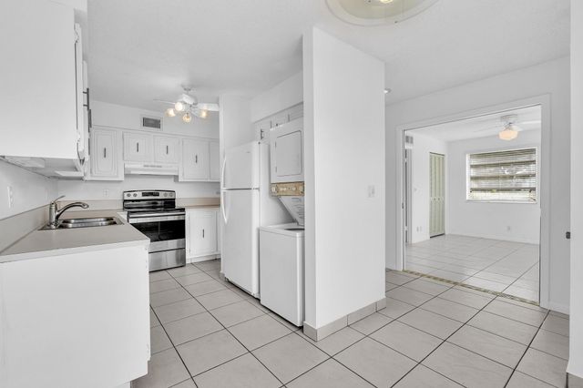 13721 Flora Place D, Delray Beach, FL 33484