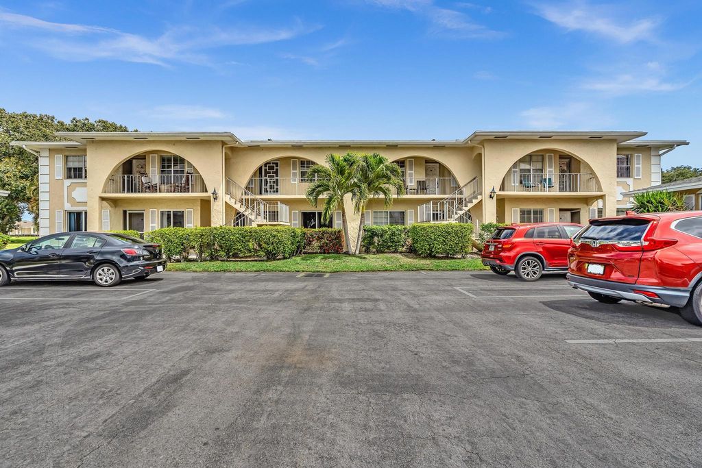 13721 Flora Place D, Delray Beach, FL 33484