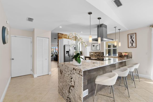 340 N Country Club Boulevard, Boca Raton, FL 33487