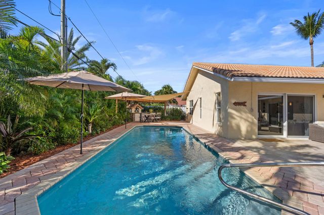 340 N Country Club Boulevard, Boca Raton, FL 33487
