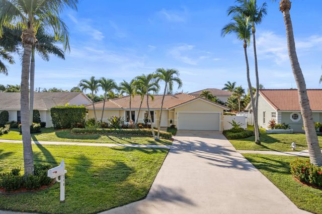 340 N Country Club Boulevard, Boca Raton, FL 33487