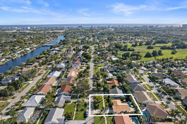 340 N Country Club Boulevard, Boca Raton, FL 33487