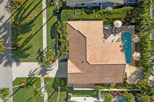 340 N Country Club Boulevard, Boca Raton, FL 33487