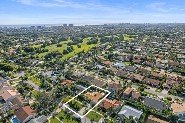 340 N Country Club Boulevard, Boca Raton, FL 33487