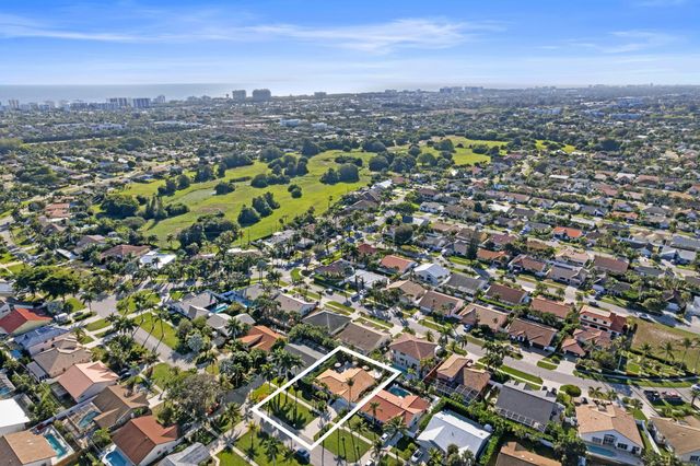 340 N Country Club Boulevard, Boca Raton, FL 33487