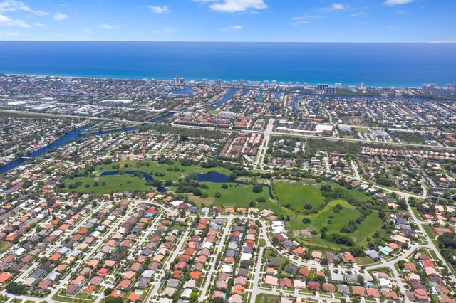 340 N Country Club Boulevard, Boca Raton, FL 33487