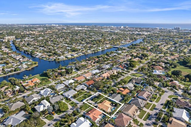 340 N Country Club Boulevard, Boca Raton, FL 33487