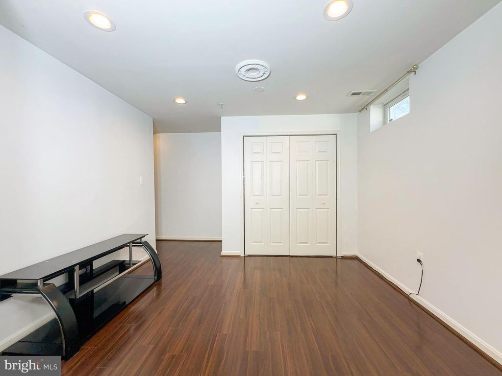 Image 28 of property listing at 7504 CAILEN CT, Beltsville, MD 20705
