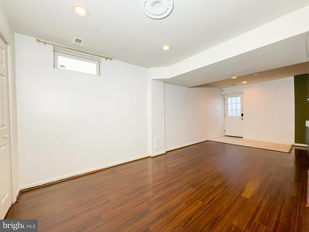 Image 38 of property listing at 7504 CAILEN CT, Beltsville, MD 20705