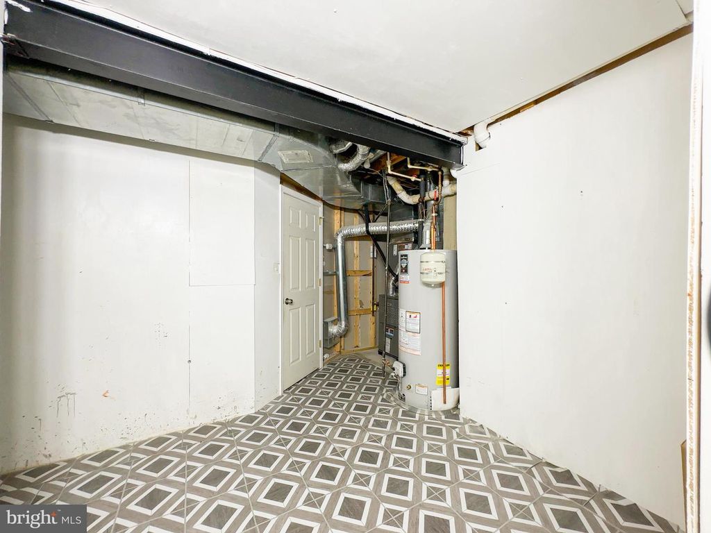 Image 40 of property listing at 7504 CAILEN CT, Beltsville, MD 20705
