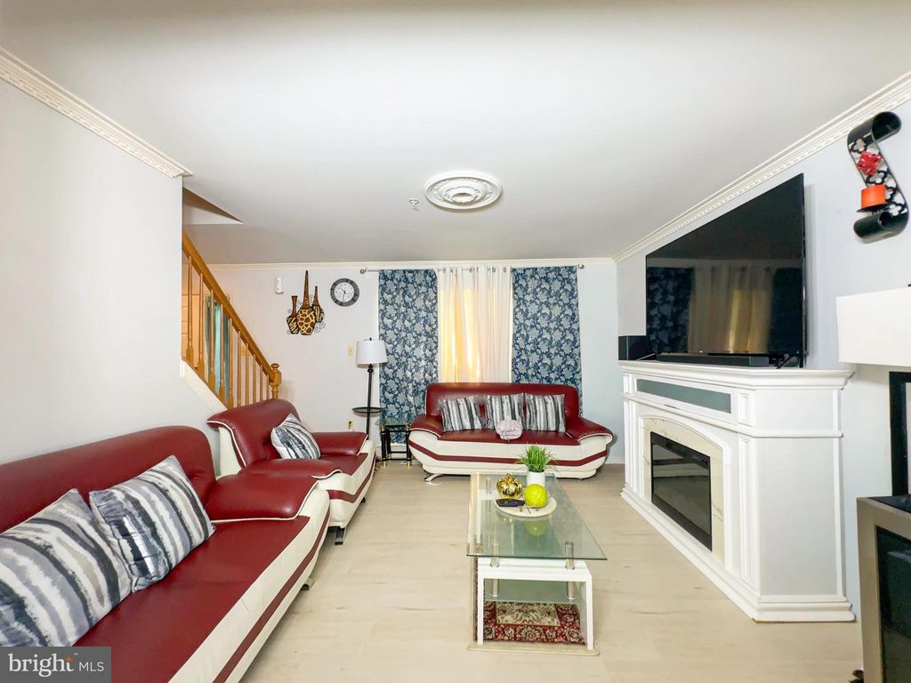Image 7 of property listing at 7504 CAILEN CT, Beltsville, MD 20705