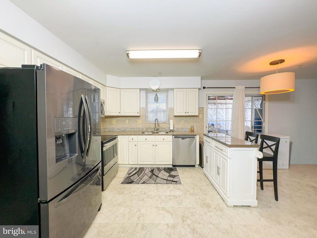 Image 8 of property listing at 7504 CAILEN CT, Beltsville, MD 20705