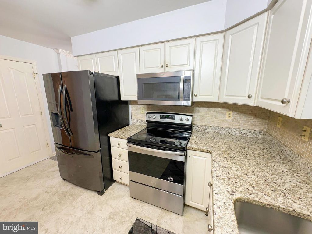 Image 9 of property listing at 7504 CAILEN CT, Beltsville, MD 20705