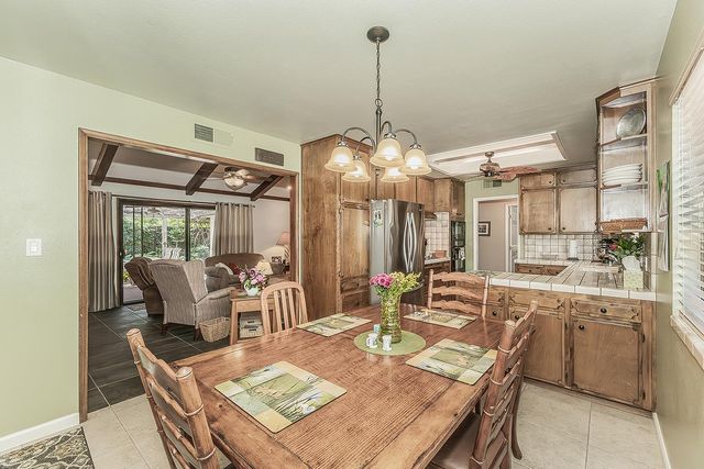 833 E El Paso Avenue N, Fresno, CA 93720