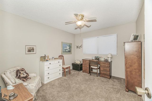 833 E El Paso Avenue N, Fresno, CA 93720