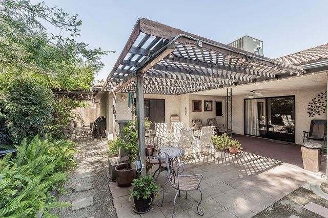 833 E El Paso Avenue N, Fresno, CA 93720