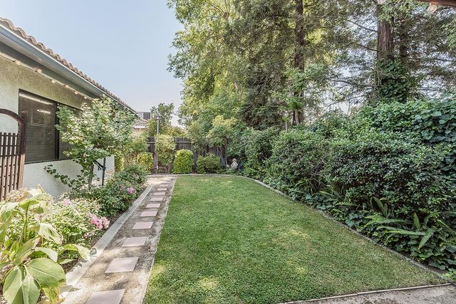 833 E El Paso Avenue N, Fresno, CA 93720