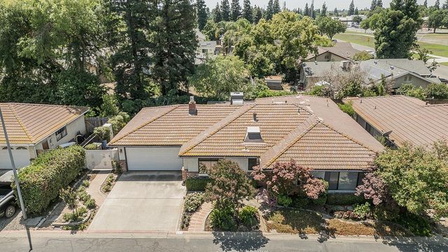 833 E El Paso Avenue N, Fresno, CA 93720