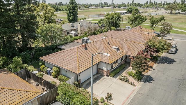 833 E El Paso Avenue N, Fresno, CA 93720