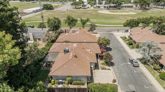 833 E El Paso Avenue N, Fresno, CA 93720