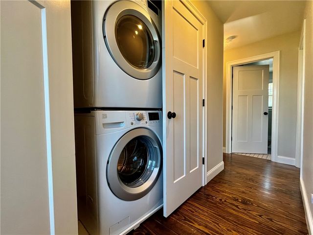 24 Stockholm Street, Newport, RI 02840