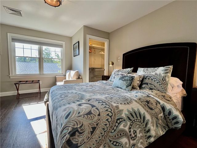 24 Stockholm Street, Newport, RI 02840